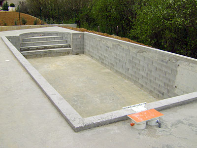 Création piscine béton à Ponteyraud