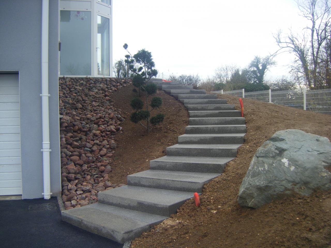 Création d'escalier en béton à Échourgnac